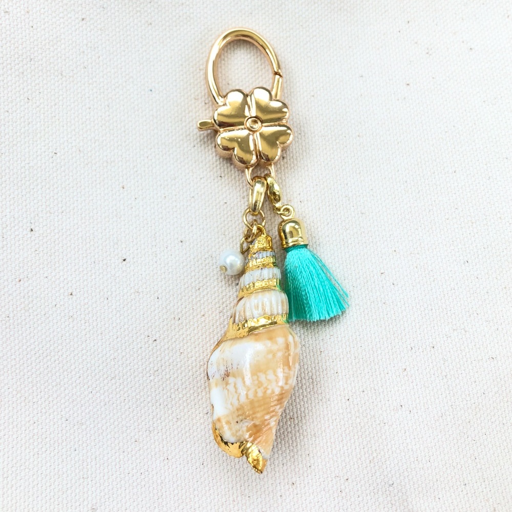 Custom gold leaf shell, pearl, tassel keychain!